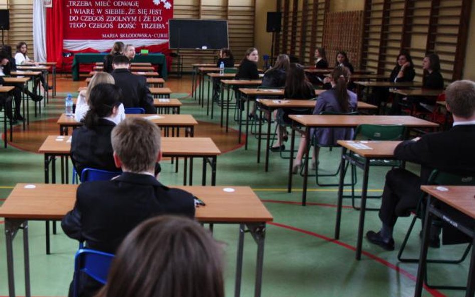 Zdaniem NIK należałoby powtórnie sprawdzić aż 110 tys. prac egzaminacyjnych