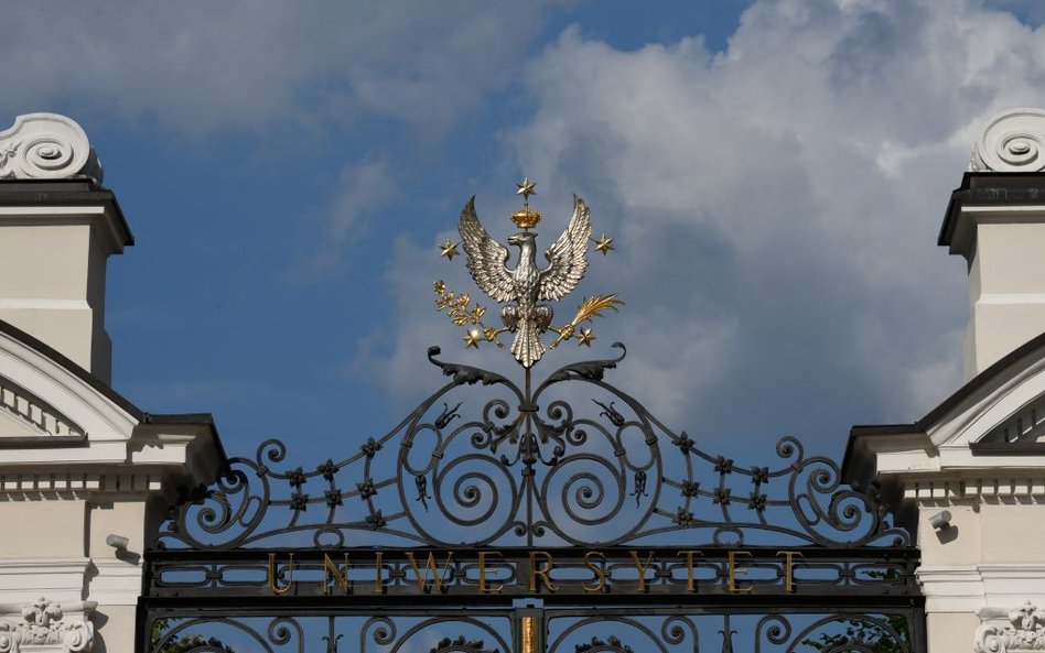 Orzeł znów na Bramie Głównej Uniwersytetu Warszawskiego