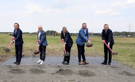 Minister funduszy i polityki regionalnej Grzegorz Puda (drugi z prawej), prezydent Mysłowic Dariusz 