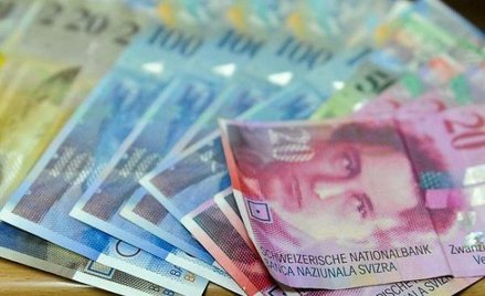 Kluczem pomysłu KNF jest podział przewalutowanego po średnim kursie NBP kredytu na dwie części.