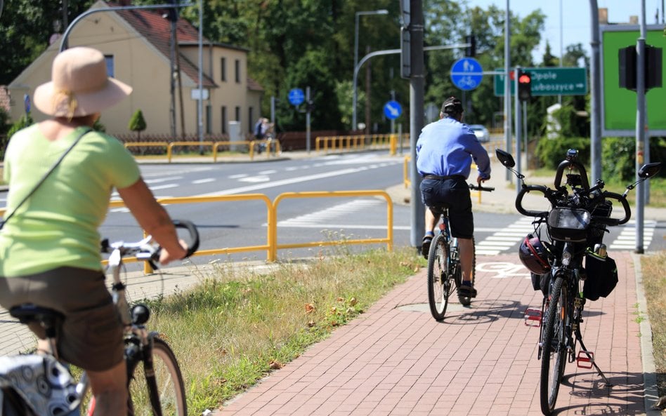 Wielu kierowców nie zna niektórych przepisów dotyczących rowerzystów
