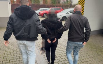 Wśród zatrzymanych znalazła się też młoda kobieta