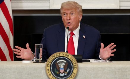 Prezydent USA Donald Trump nadal straszy niektóre państwa podwyżkami ceł. Fot. REUTERS/Evelyn Hockst