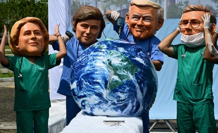 Happening aktywistów organizacji Oxfam podczas tegorocznego szczytu klimatycznego COP30 w Brazylii.