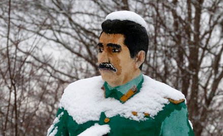 Pomnik Józefa Stalina we wsi Wyrica, 70 km od Petersburga. W październiku 1961 r. monument stojący n