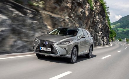 Lexus RX L: Jedenaście centymetrów