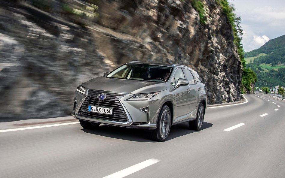 Lexus RX L: Jedenaście centymetrów