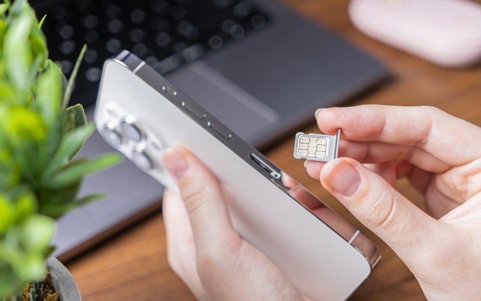 Wirtualne karty telefonii komórkowej to nadal nisza. Znamy dane operatorów w Polsce