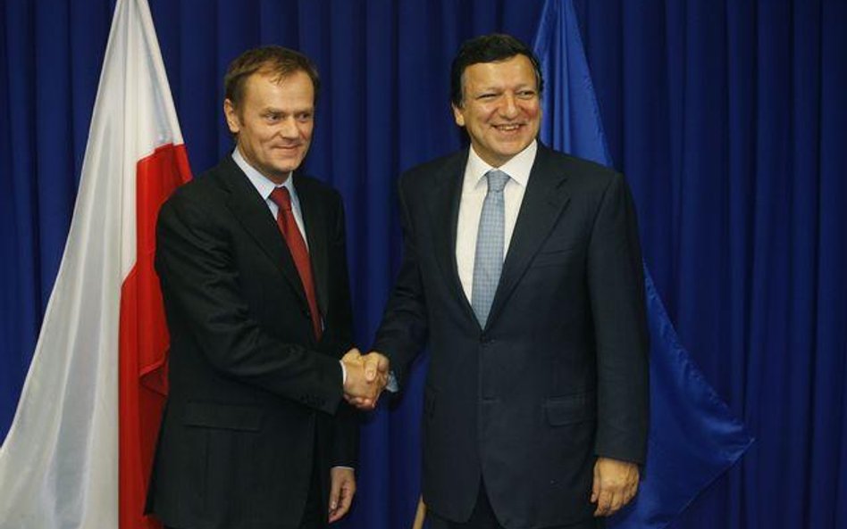 Tusk (z lewej) i Barroso