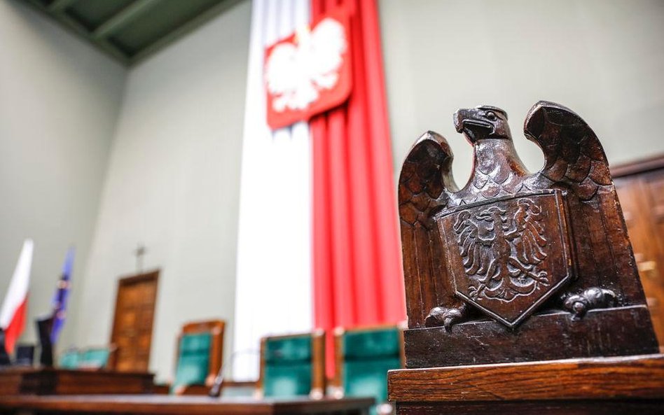 Polacy przestali pisać do władzy