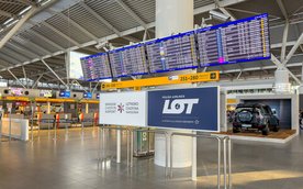 Port lotniczy na Okęciu funkcjonuje, sytuacja pasażerów podróżujących na wschód jest skomplikowana.