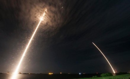 Dragon w drodze na stację, Falcon w drodze do domu — poinformowała SpaceX na Twitterze