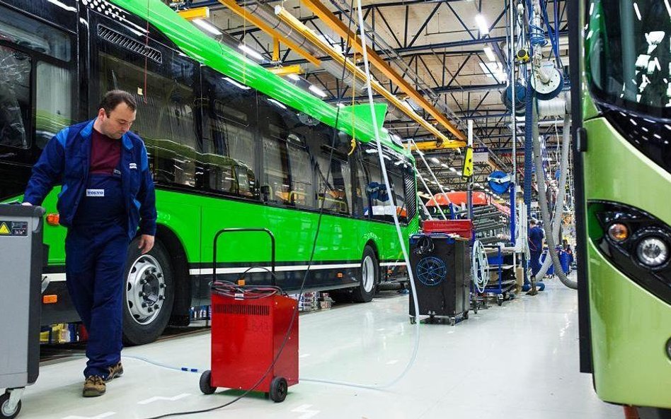 Słabnący polski rynek autobusów dobija wirus