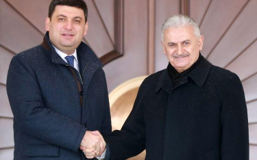 Turecki premier Binali Yildirim z premierem Ukrainy Wołodymyrem Hrojsmanem