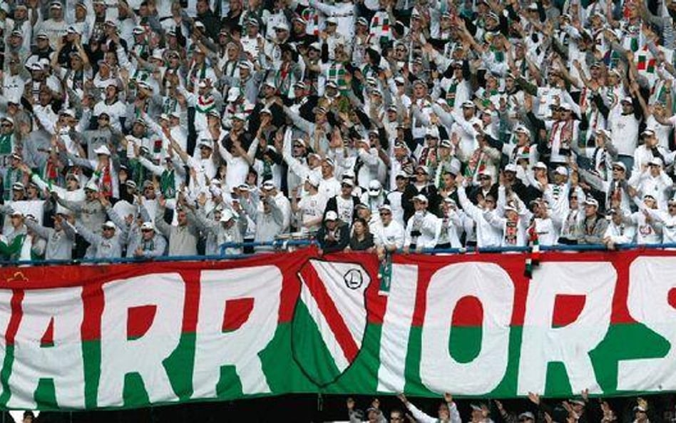 Kibice Legii mieli zapełnić nowy stadion. W proteście wytrwali trzy lata, pogodzili się z klubem tuż