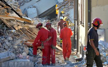 Włochy: 291 zabitych w trzęsieniu ziemi, ciągłe wstrząsy wtórne
