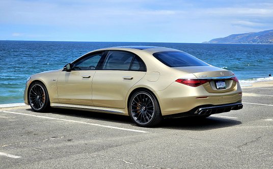 Mercedes-AMG S63 E Performance