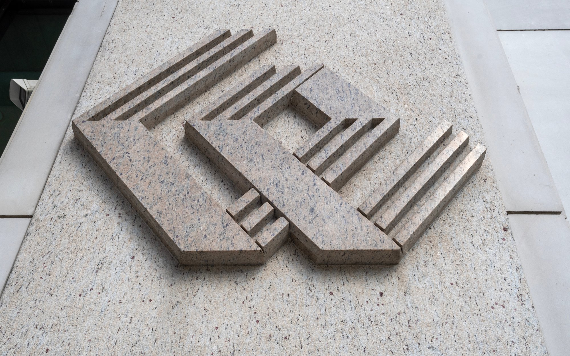 Realizacja optymistycznego wariantu na warszawskiej giełdzie