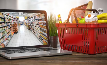 Wysokie ceny ograniczają zakupy Polaków, ale e-sklepy się bronią