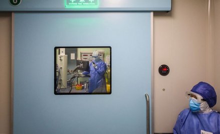 Czym pokonać pandemię koronawirusa? Nowe leki wymagają czasu