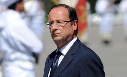 Hollande steruje ostro na lewo