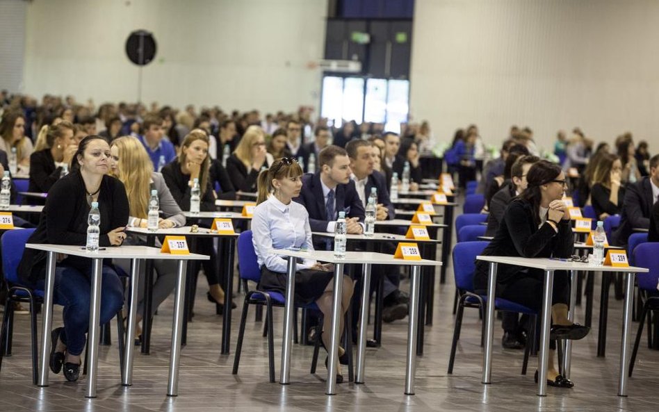 Egzamin wstępny na aplikację komorniczą 2017 - pytania i odpowiedzi