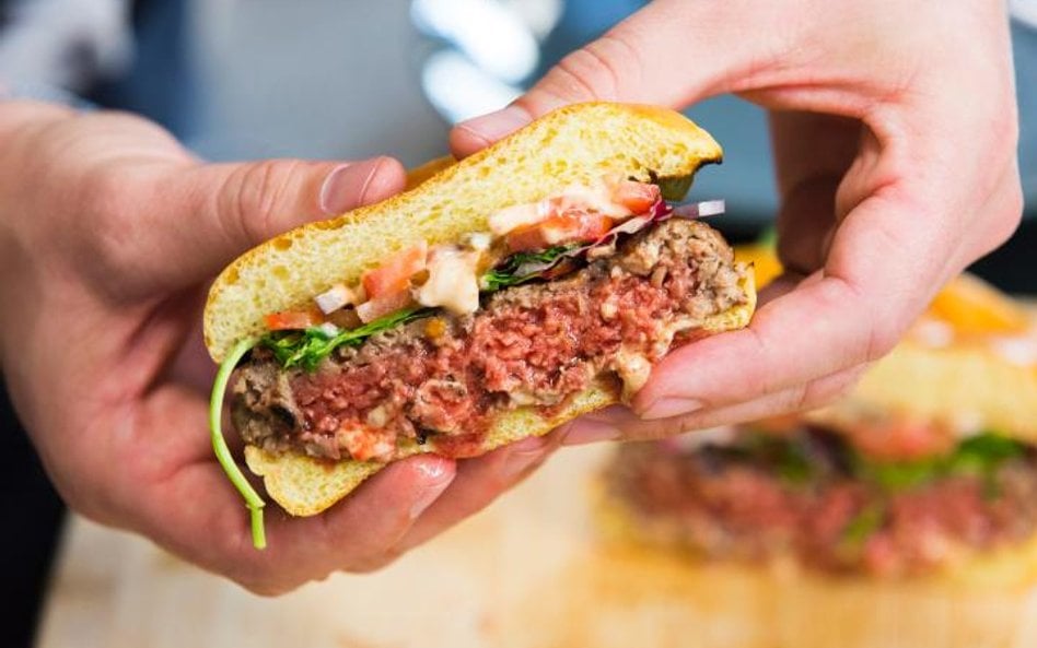 Kłopoty branży roślinnych imitacji mięsa. Impossible Foods planuje zwolnienia