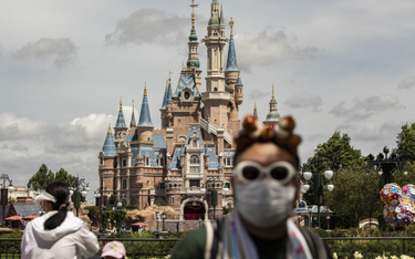 Park rozrywki Disneya w Szanghaju w dniu otwarcia po ponad trzymiesięcznej przerwie, 30 czerwca 2022