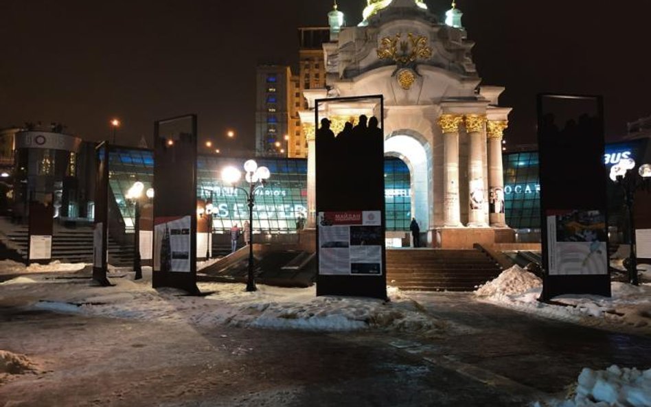 „Narodowy memoriał niebiańskiej sotni” na Majdanie upamiętnia 106 manifestantów, którzy zginęli tu p