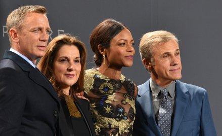 Premiera filmu „Spectre”. Druga od lewej Barbara Broccoli, producentka filmów o Jamesie Bondzie.