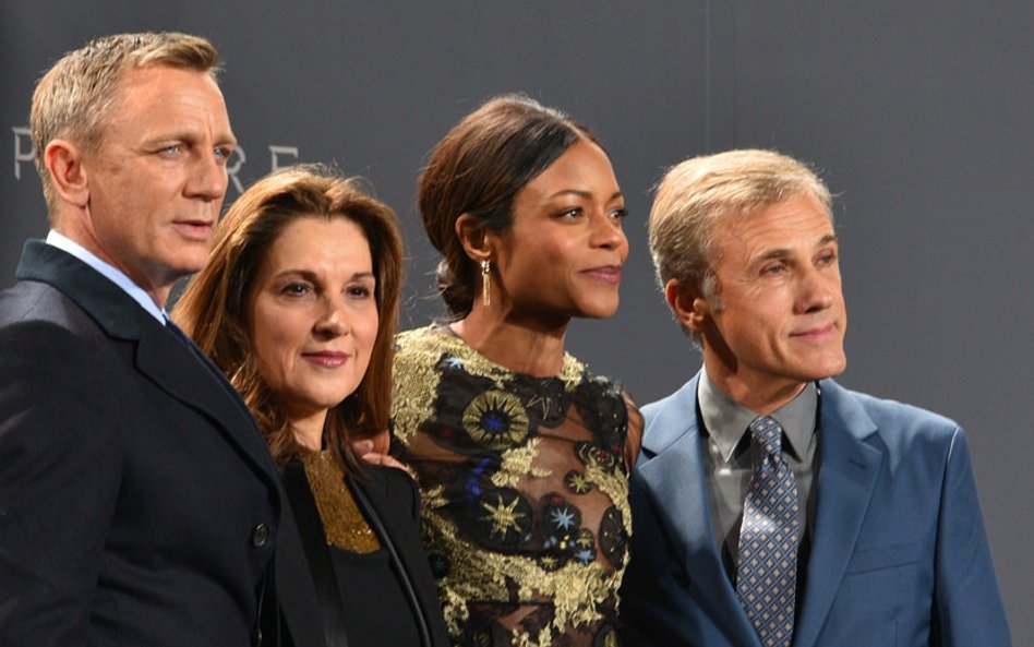 Premiera filmu „Spectre”. Druga od lewej Barbara Broccoli, producentka filmów o Jamesie Bondzie.
