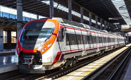 Hiszpania: Amator selfie wszedł na dach pociągu. Porażony, w poważnym stanie