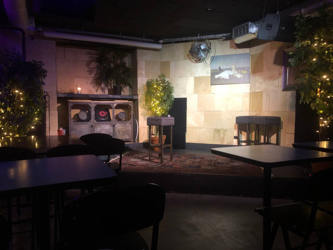 Scena w Bazar Klub już czeka gotowa na poniedziałkowych debiutantów