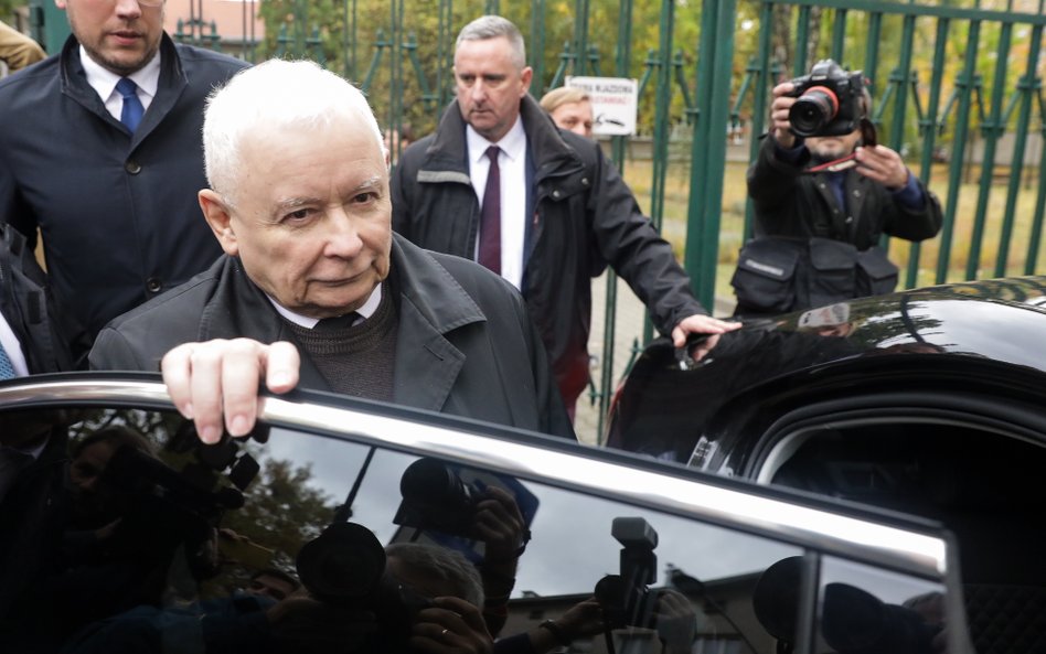 Do tej pory Jarosław Kaczyński traktował Konfederację jako rywala rozbijającego głosy prawicowego el