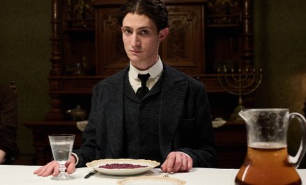 Idan Weiss jako tytułowy bohater filmu „Franz Kafka”