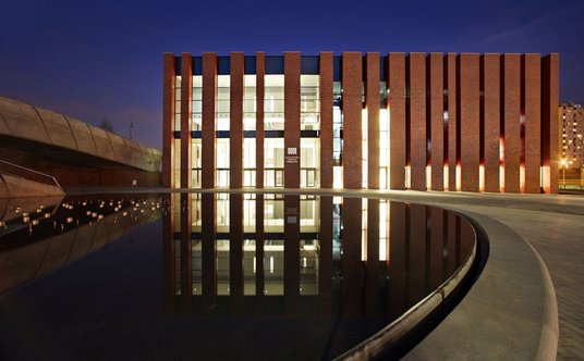 Budynek NOSPR-u z zewnątrz.