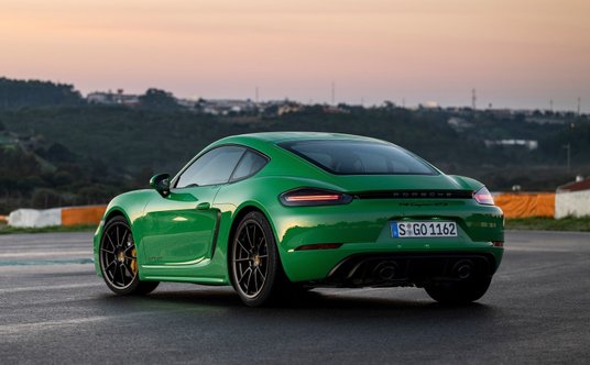 Porsche 718 Cayman