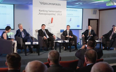 Paneliści debaty (od lewej): prezydent Poznania Ryszard Grobelny, wiceminister rozwoju regionalnego 