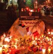 Po śmierci Rafała mieszkańcy palili znicze pod legionowską komendą