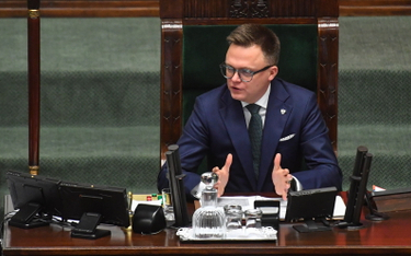 Marszałek Sejmu Szymon Hołownia na sali obrad Sejmu