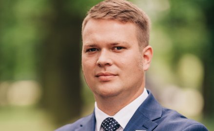 Jan Kowalski: W samo południe razem zaśpiewajmy nasz hymn