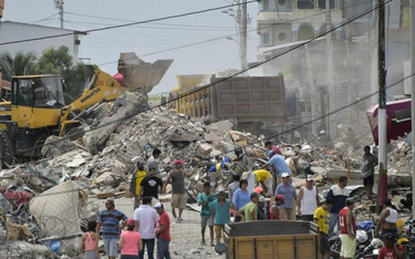 Miasto Pedernales w Ekwadorze dwa dni po sobotnim trzęsieniu ziemi