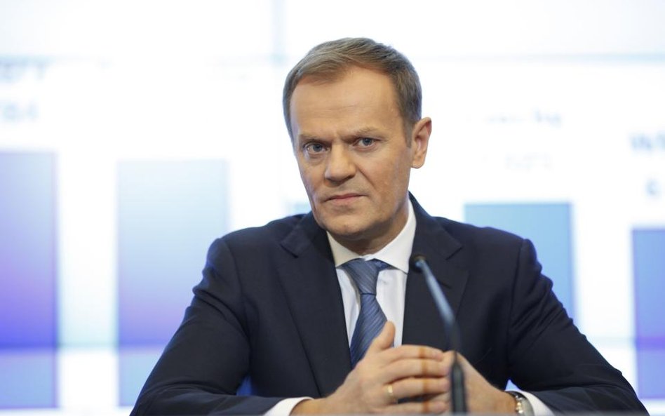 Tusk niczym Gierek