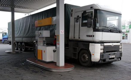Podatek od paliwa do ciężarówek można nadal odliczać