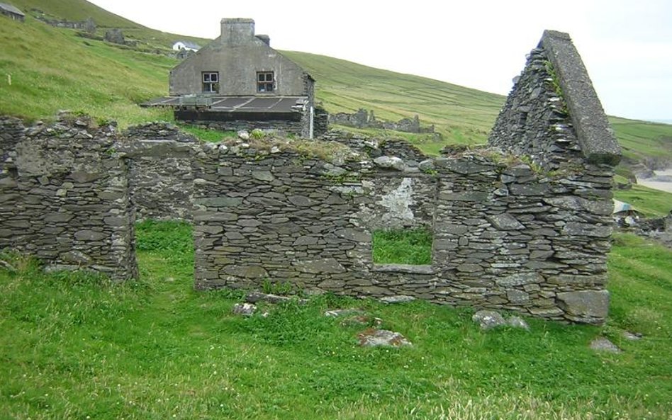 Ruiny domów rybaków na Great Blasket Island