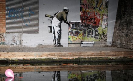 Mimo licznych śledztw, analiz i spekulacji wciąż nie wiemy, kim naprawdę jest Banksy – artysta, któr