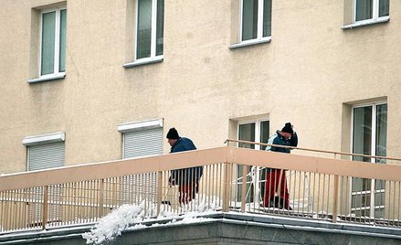 Pielęgnacja trawników bywa droższa niż odśnieżanie dachów