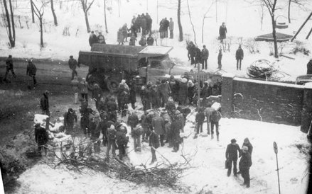 Krzyż górników kopalni Wujek ustawiono już 16 grudnia 1981 r.