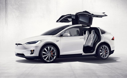 Tesla wycofuje Model X 60D - cennik idzie w górę