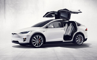 Tesla wycofuje Model X 60D - cennik idzie w górę